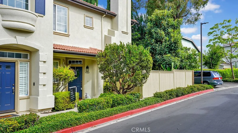 933 Somerville Irvine, CA 92620