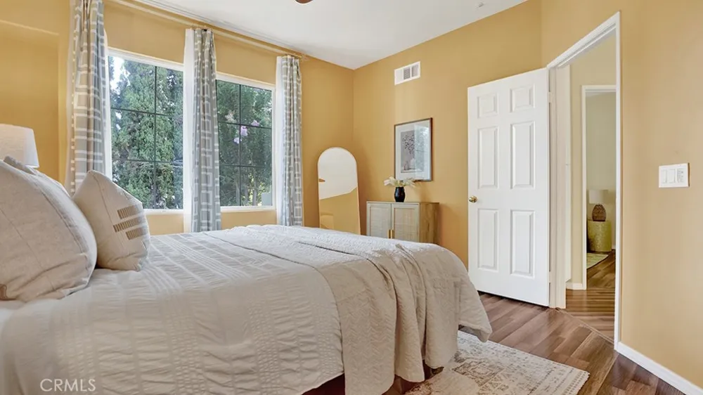 933 Somerville Irvine, CA 92620