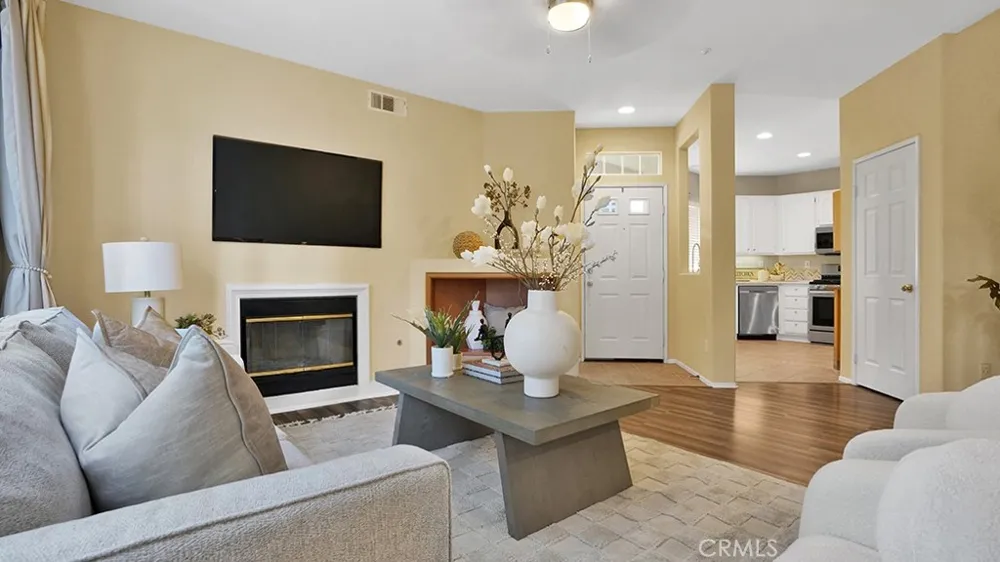 933 Somerville Irvine, CA 92620