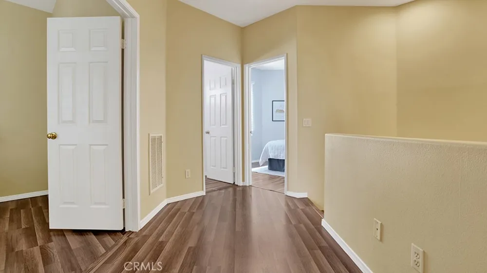933 Somerville Irvine, CA 92620