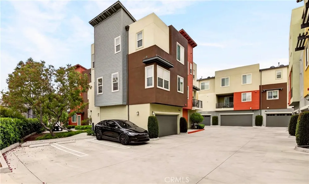 156 Orange Brea, CA 92821