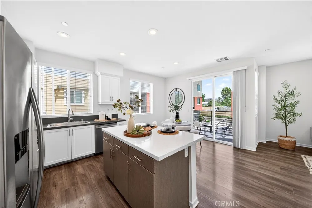 156 Orange Brea, CA 92821