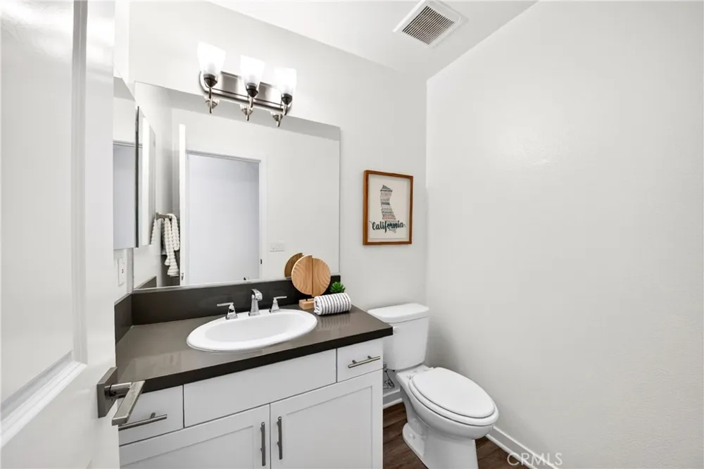156 Orange Brea, CA 92821