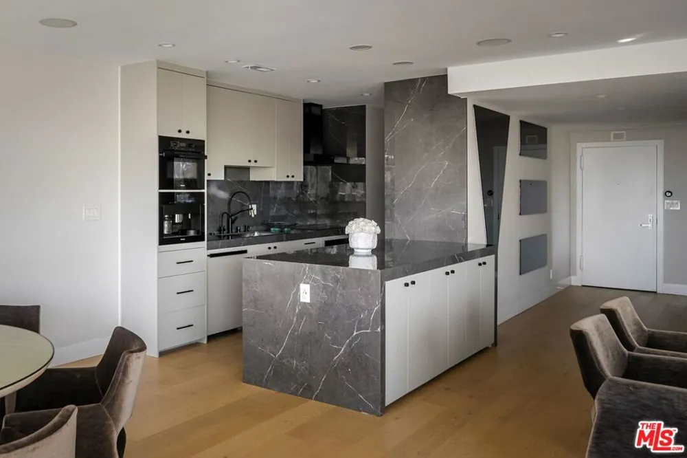 875 Comstock Avenue #4B Los Angeles, CA 90024