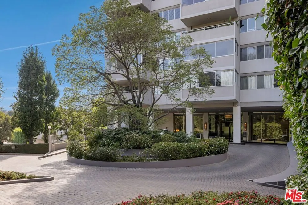 875 Comstock Avenue #4B Los Angeles, CA 90024