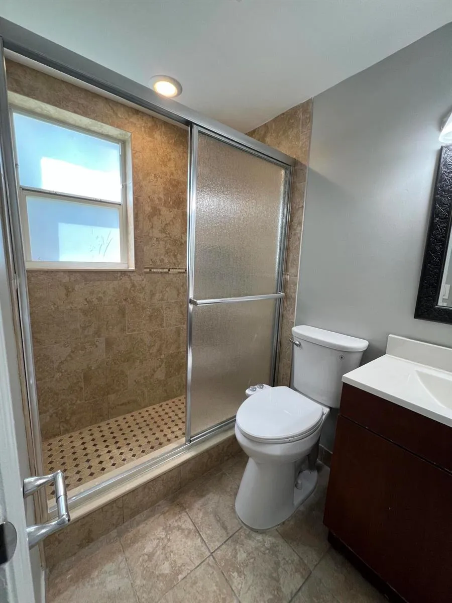 2016 NE 17TH COURT #6 Fort Lauderdale, FL 33305