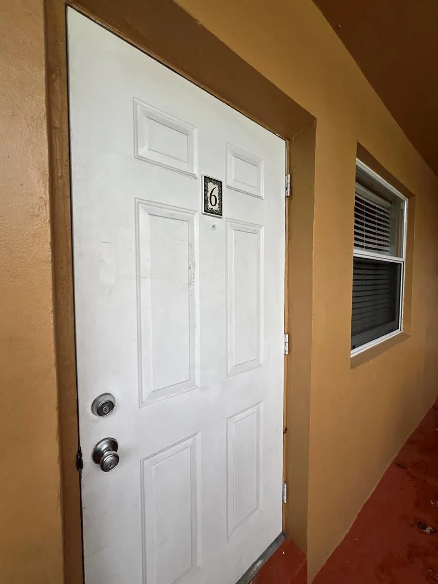 2016 NE 17TH COURT #6 Fort Lauderdale, FL 33305