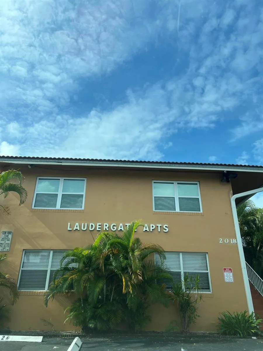2016 NE 17TH COURT #6 Fort Lauderdale, FL 33305