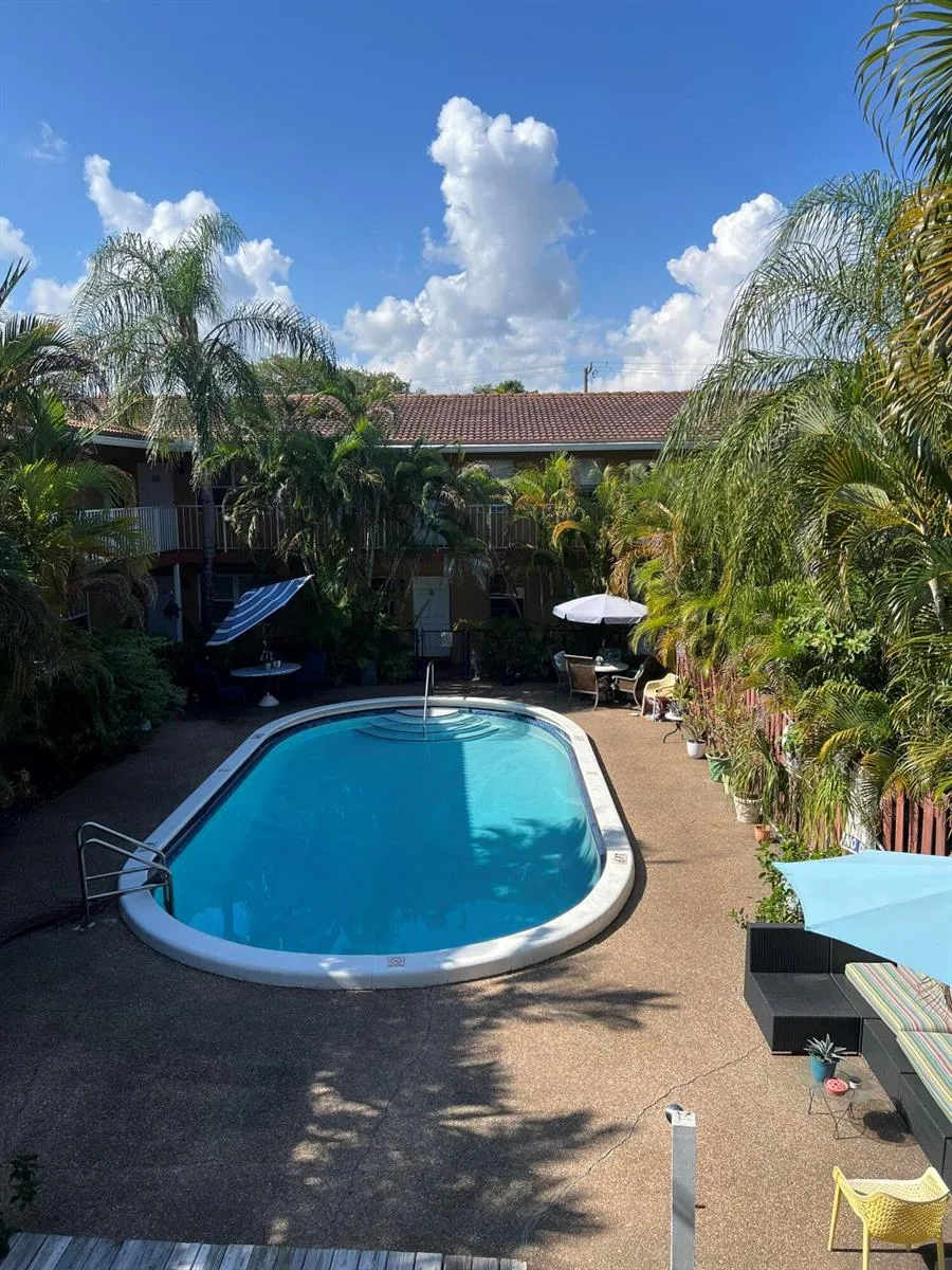 2016 NE 17TH COURT #6 Fort Lauderdale, FL 33305