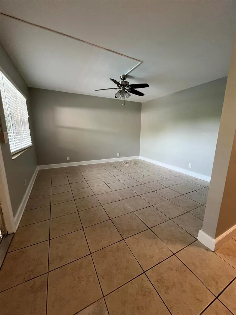 2016 NE 17TH COURT #6 Fort Lauderdale, FL 33305