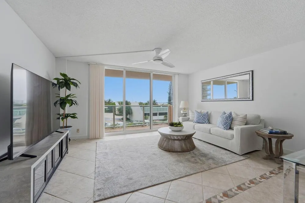 5440 Ocean Drive #203 Singer Island, FL 33404