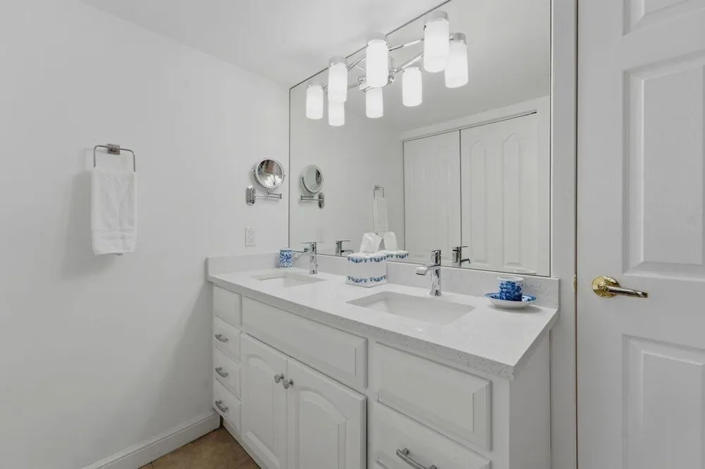 5440 Ocean Drive #203 Singer Island, FL 33404