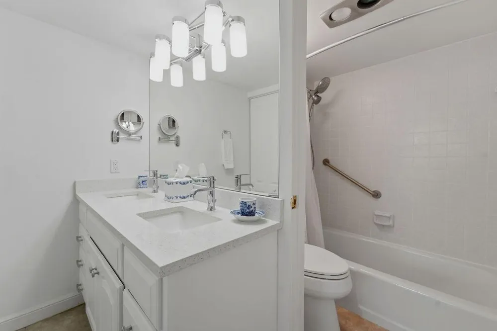 5440 Ocean Drive #203 Singer Island, FL 33404