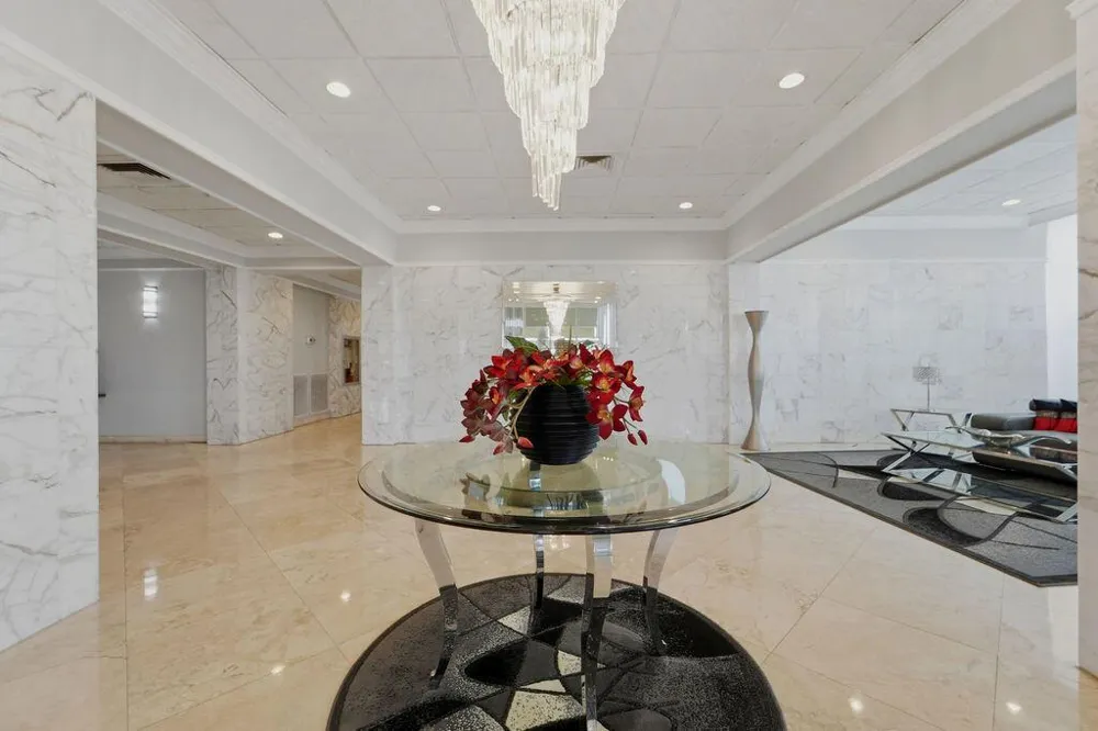 5440 Ocean Drive #203 Singer Island, FL 33404