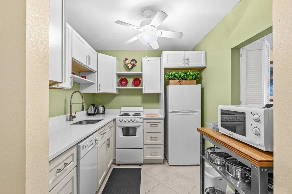 68 Suffolk B #680 Boca Raton, FL 33434