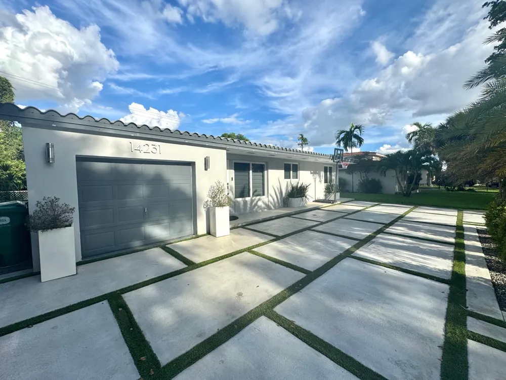 14231 LAKE CANDLEWOOD COURT Miami Lakes, FL 33014