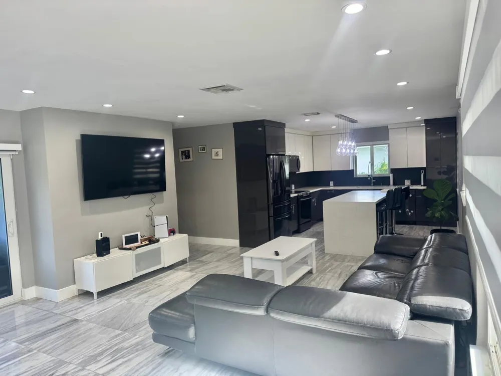 14231 LAKE CANDLEWOOD COURT Miami Lakes, FL 33014