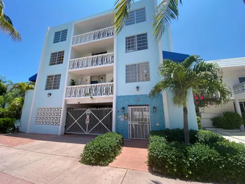 335 COLLINS AVENUE #403