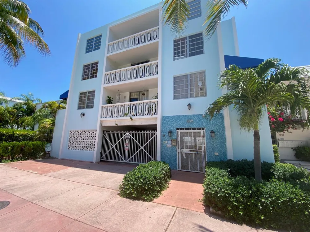 335 COLLINS AVENUE #403 Miami Beach, FL 33139
