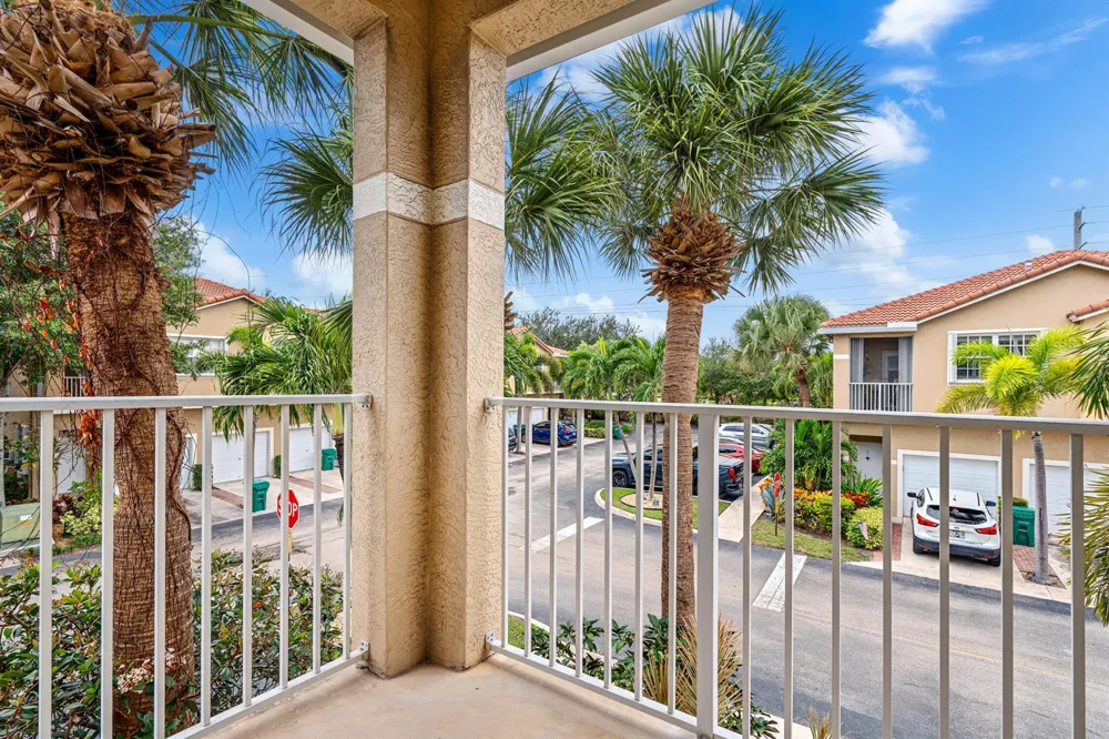 112 Lighthouse Circle #J Tequesta, FL 33469