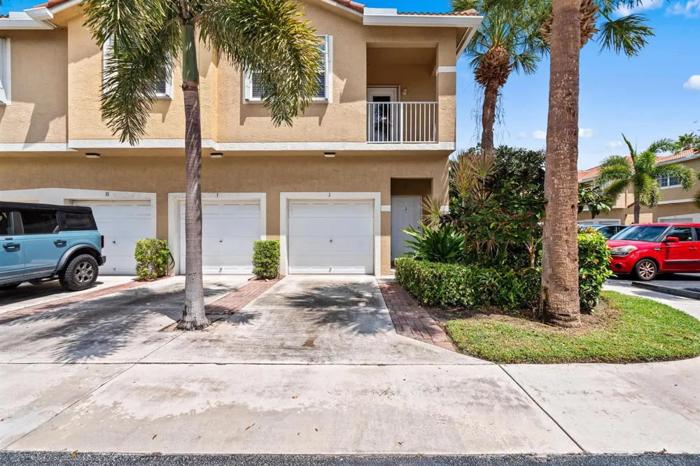 112 Lighthouse Circle #J Tequesta, FL 33469