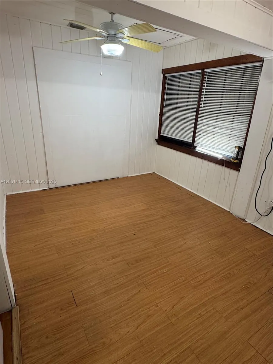 3271 NW 15th St Miami, FL 33125