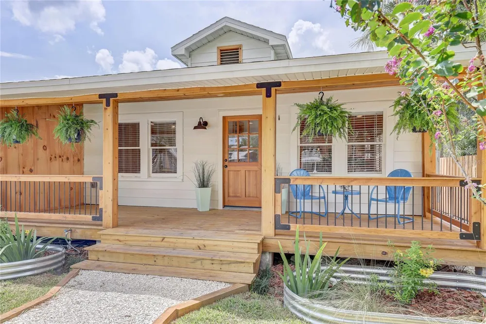 126 W NORTH STREET Tampa, FL 33604