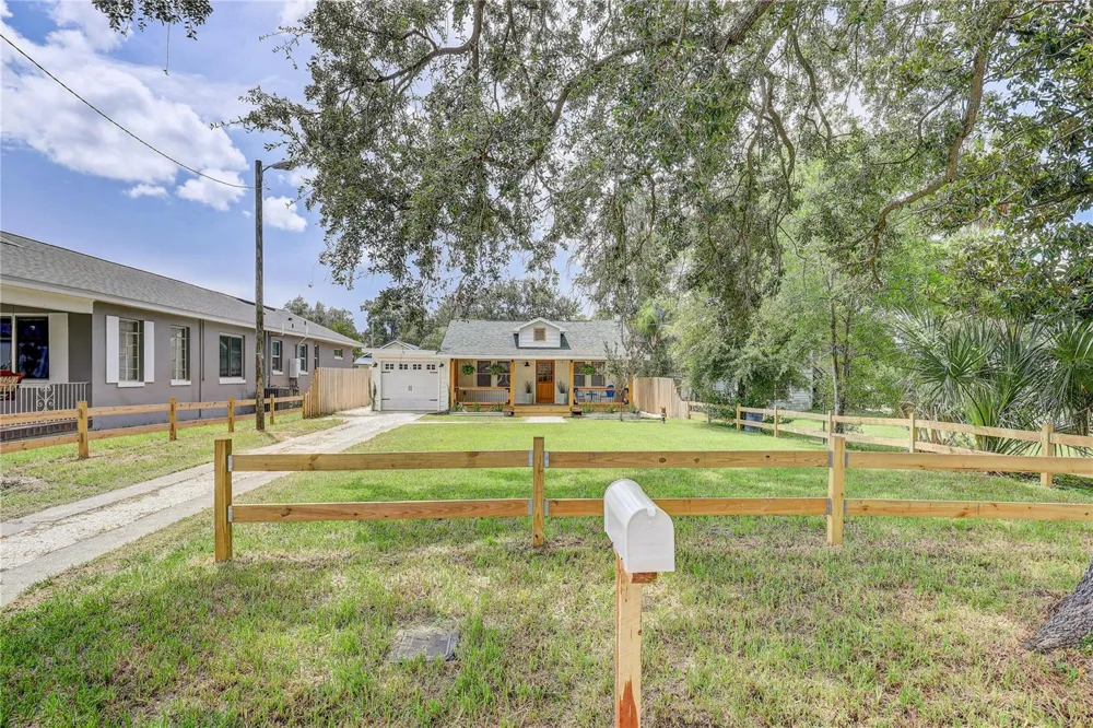 126 W NORTH STREET Tampa, FL 33604