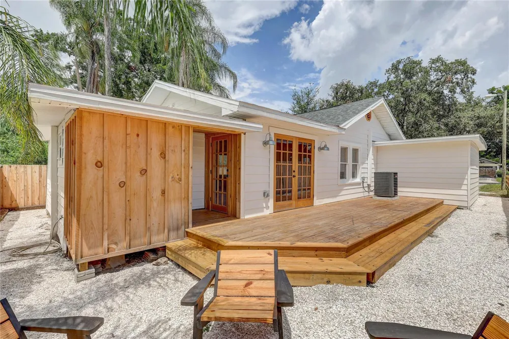 126 W NORTH STREET Tampa, FL 33604