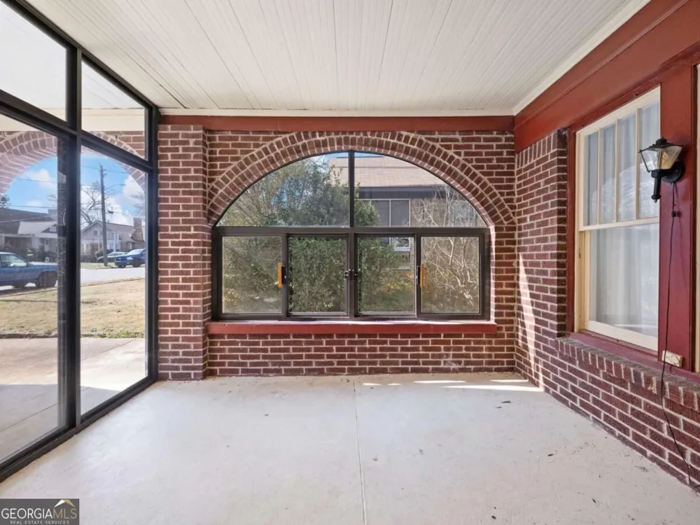 1391 Jefferson AVE East Point, GA 30344