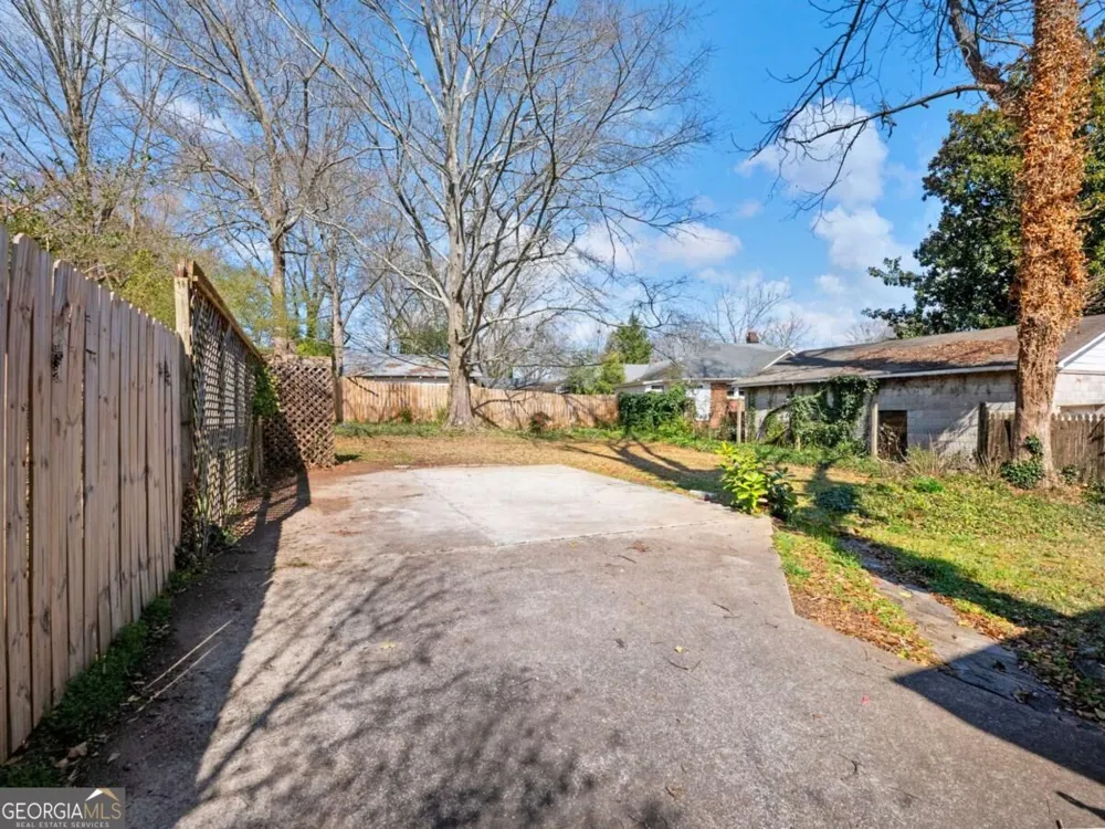1391 Jefferson AVE East Point, GA 30344