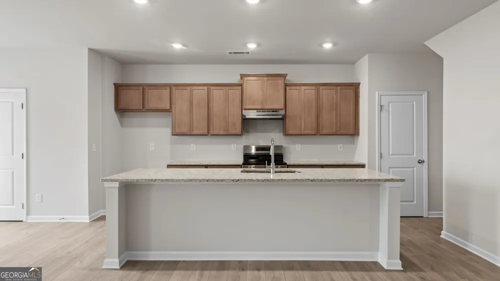 521 Hayes LN Canton, GA 30115