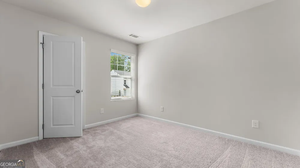 521 Hayes LN Canton, GA 30115