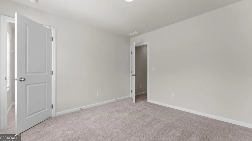 521 Hayes LN Canton, GA 30115