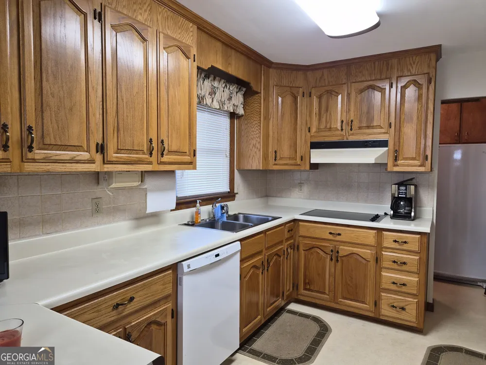 209 Self ST Warner Robins, GA 31088