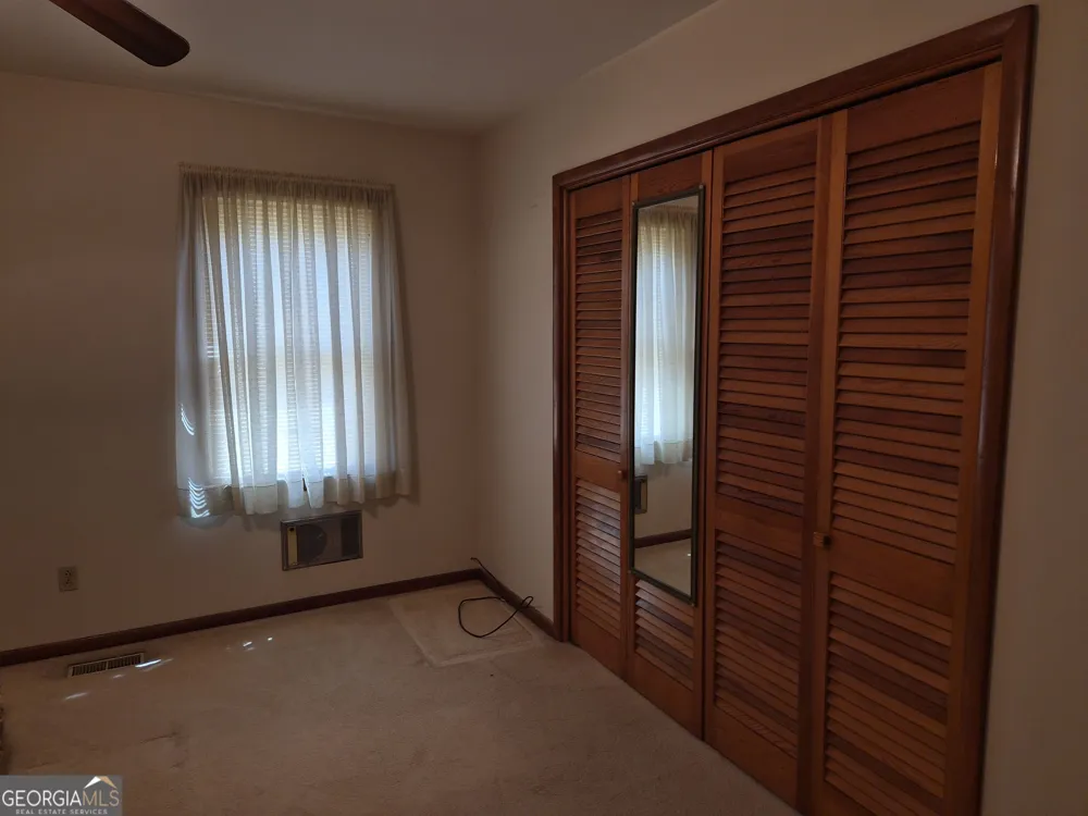 209 Self ST Warner Robins, GA 31088