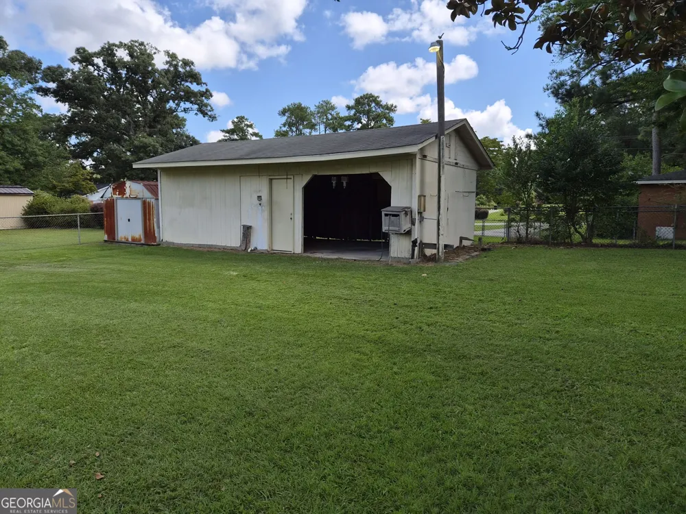 209 Self ST Warner Robins, GA 31088