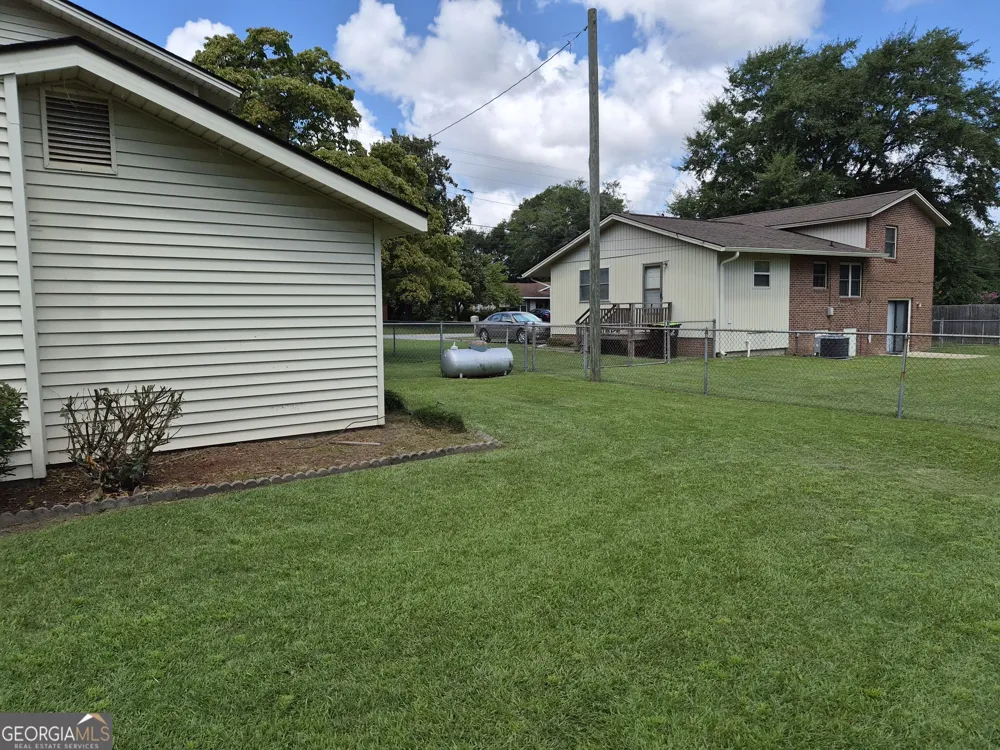 209 Self ST Warner Robins, GA 31088
