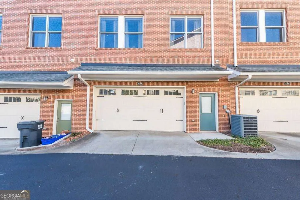 745 Fountainhead LN NE Atlanta, GA 30324