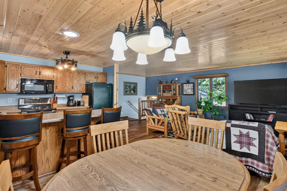 205 Kenwood Drive Alexandria, MN 56308