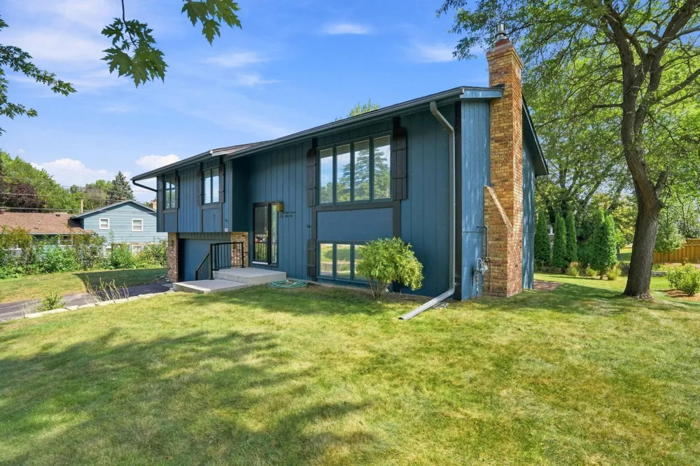 2756 Yukon Avenue New Hope, MN 55427