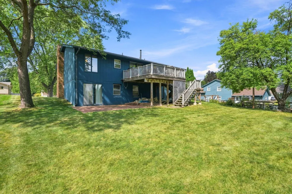 2756 Yukon Avenue New Hope, MN 55427