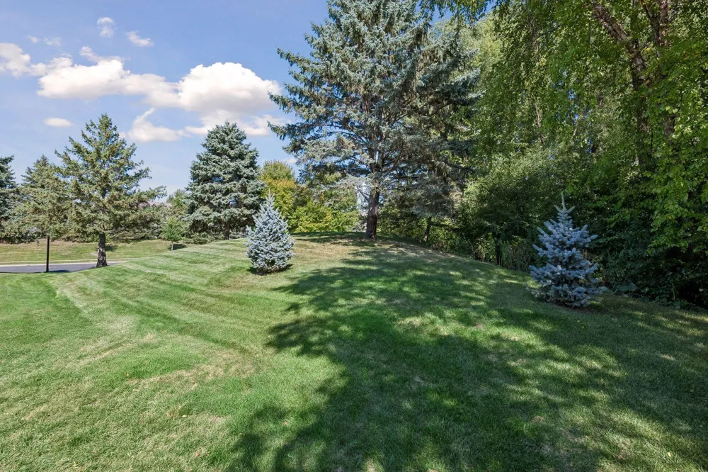 10811 Lexington Drive Eden Prairie, MN 55344