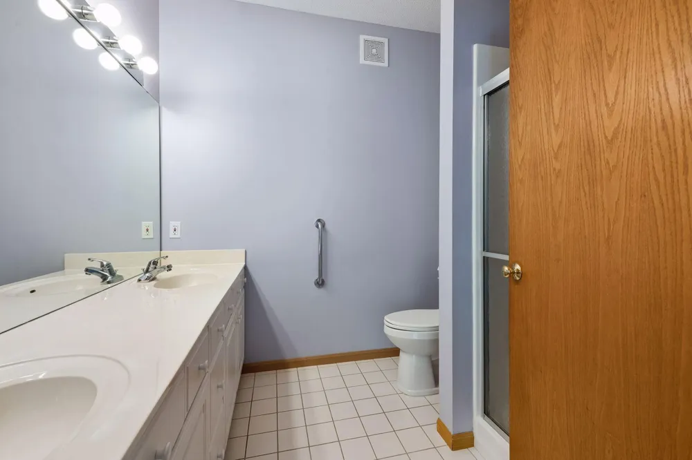 10811 Lexington Drive Eden Prairie, MN 55344