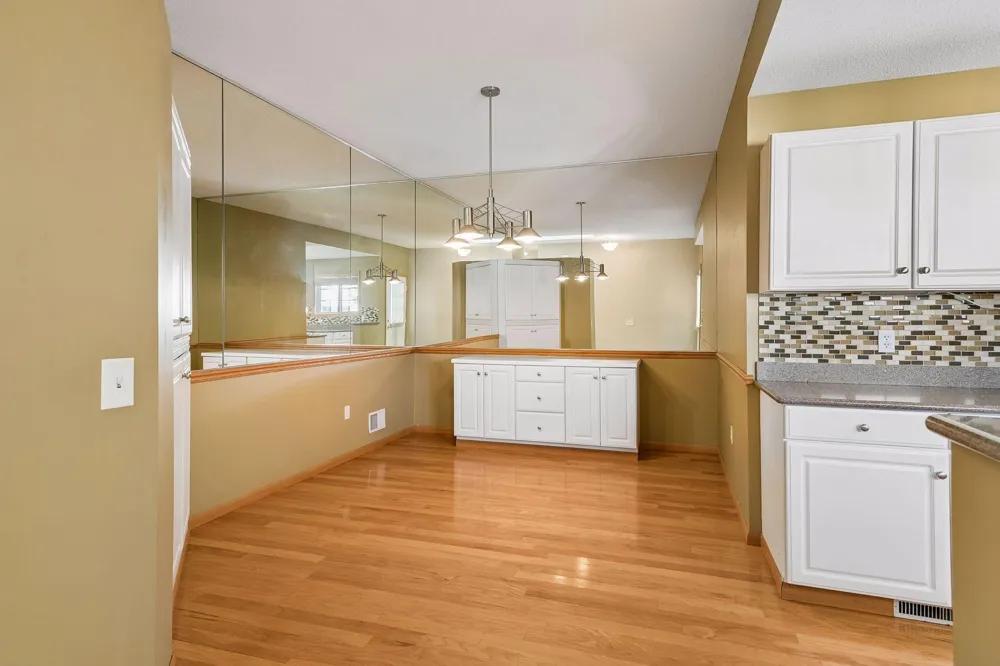 10811 Lexington Drive Eden Prairie, MN 55344