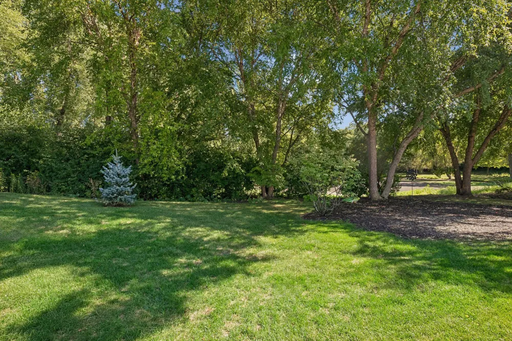 10811 Lexington Drive Eden Prairie, MN 55344