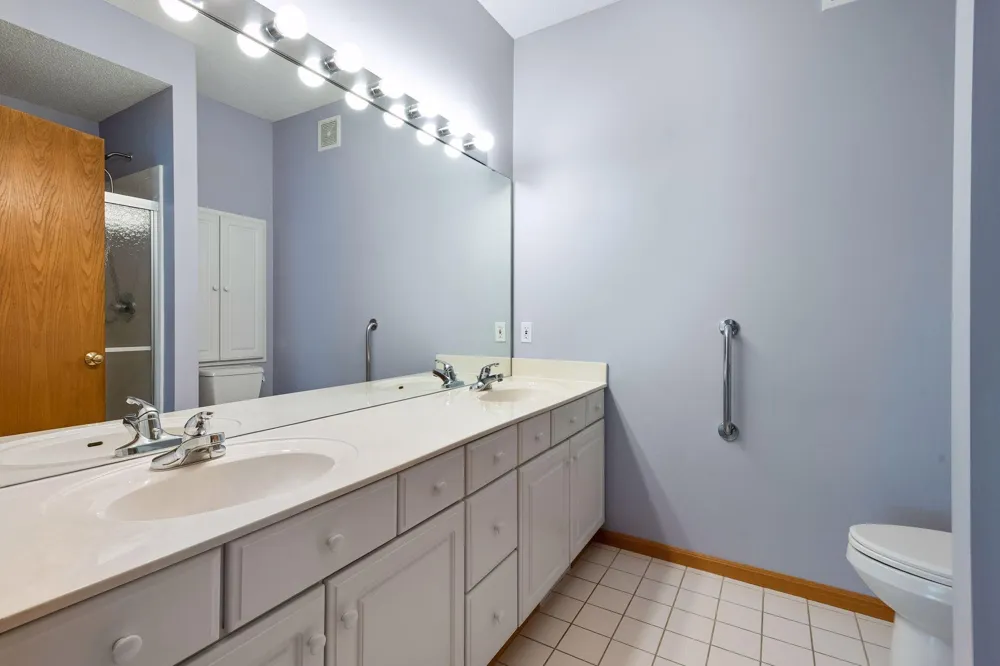 10811 Lexington Drive Eden Prairie, MN 55344