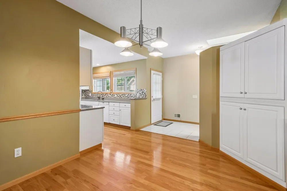 10811 Lexington Drive Eden Prairie, MN 55344
