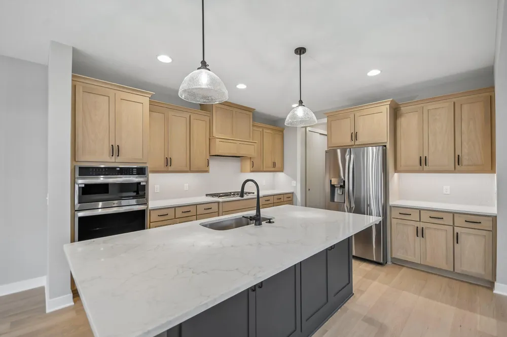 5830 Freeland Bay Hugo, MN 55038