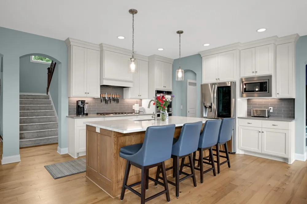 9971 Lawson Lane Eden Prairie, MN 55347